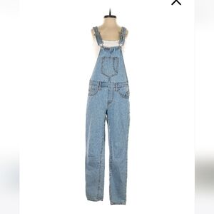 Super cute LEVI'S overalls jeans! Xs